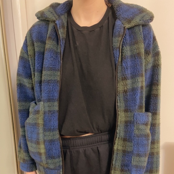 COZY PLAID FUZZY JACKET - Picture 3 of 3